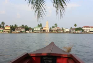 Fort Kochi: Ranked ninth among the top 25 in National Geographic’s Top Tourist Destinations To Explore In 2020, Fort Kochi enriches Indian history with its unique architectural and historical legacy. Once a key trading hub for the Portuguese, Dutch, and British, the area takes its name from Fort Manuel of Kochi, the first European fort on Indian soil that was controlled by the Portuguese East Indies. The area is crisscrossed by narrow streets that are lined with colonial-era buildings, vibrant street art, and charming cafés that create an old-world ambiance.